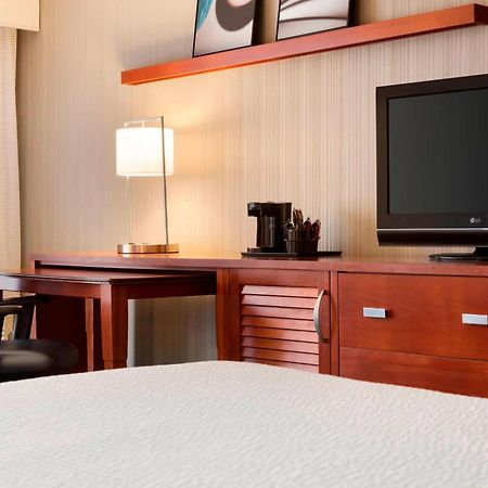 Hotel Courtyard By Marriott Champaign Extérieur photo