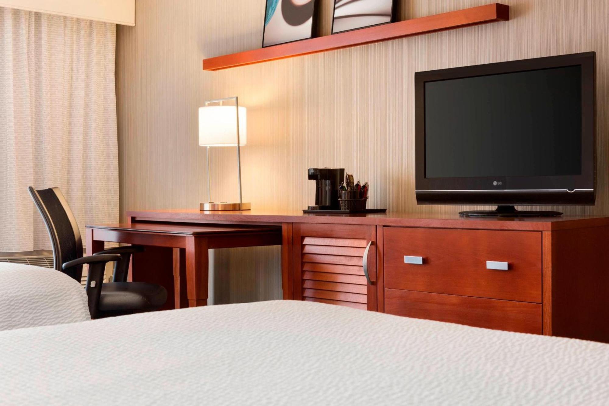 Hotel Courtyard By Marriott Champaign Extérieur photo