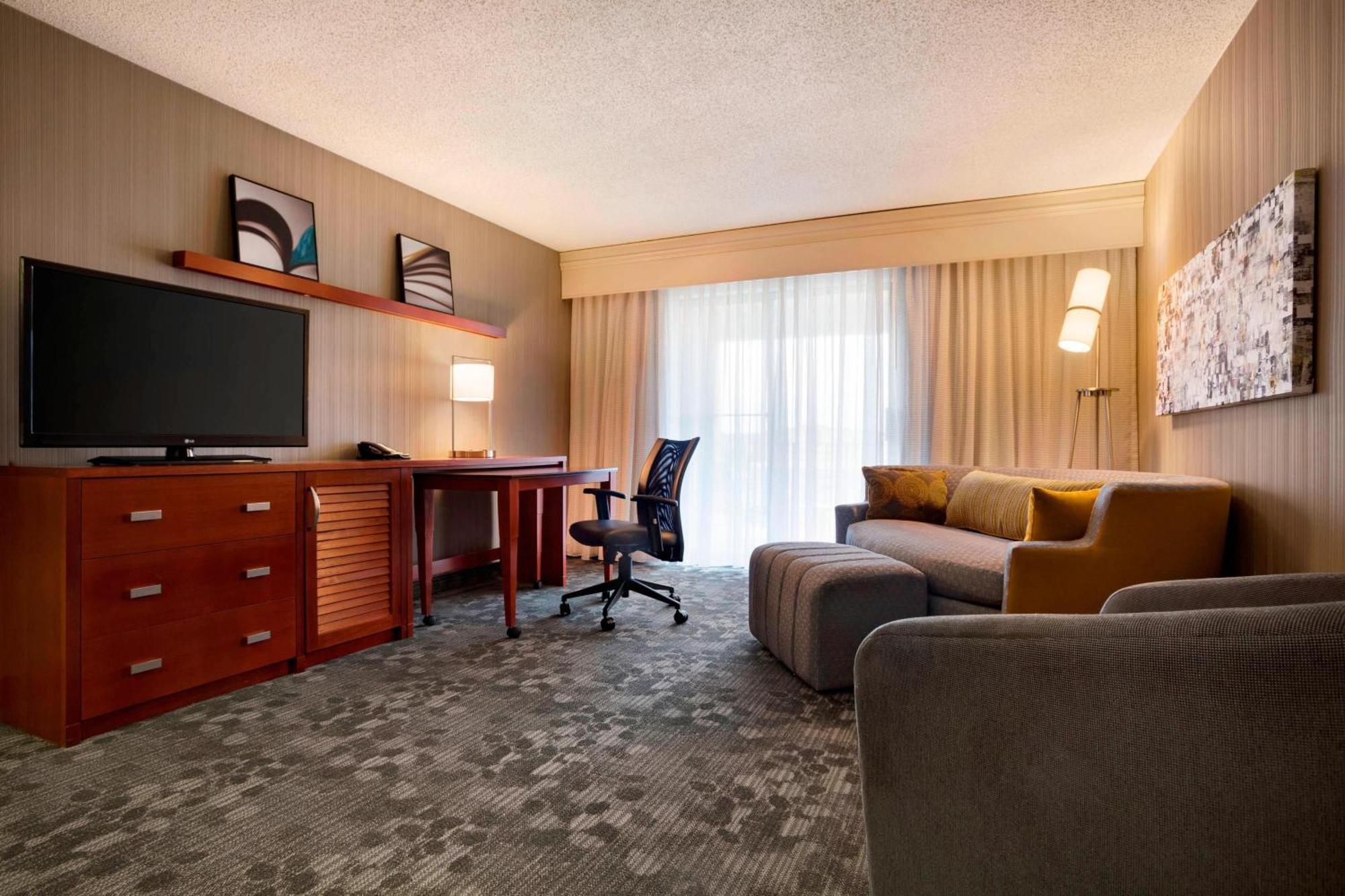 Hotel Courtyard By Marriott Champaign Extérieur photo