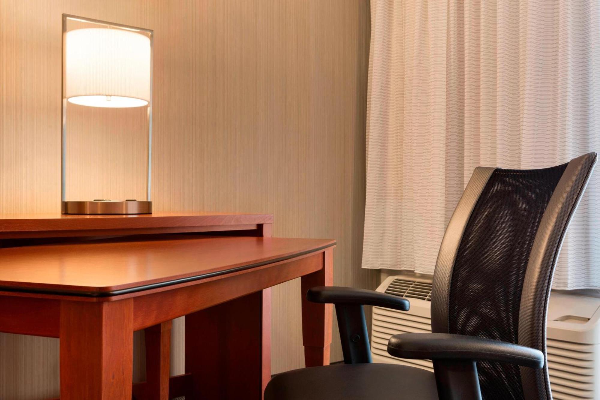 Hotel Courtyard By Marriott Champaign Extérieur photo