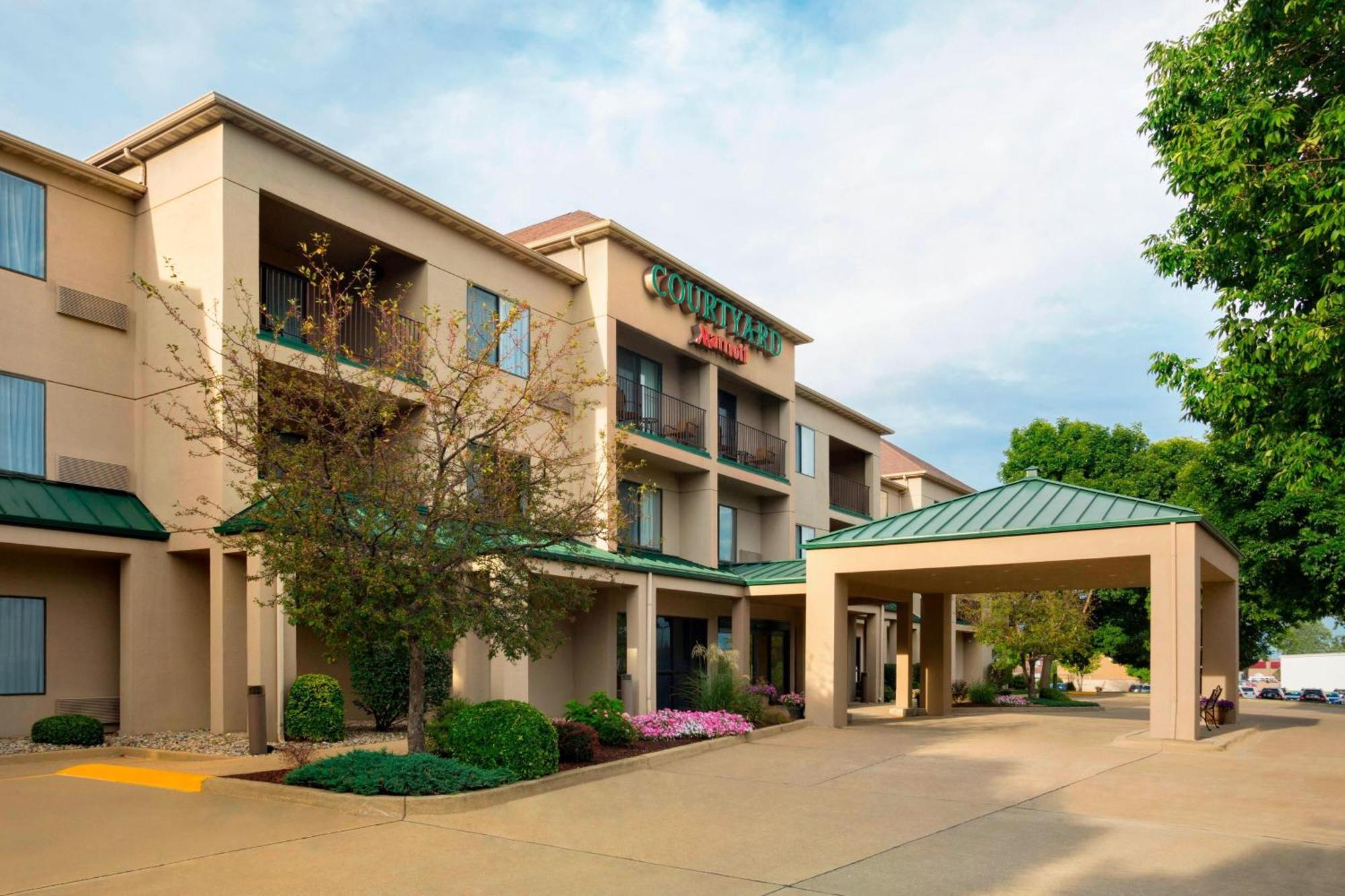 Hotel Courtyard By Marriott Champaign Extérieur photo