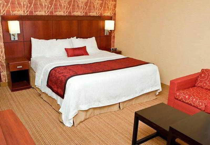 Hotel Courtyard By Marriott Champaign Extérieur photo